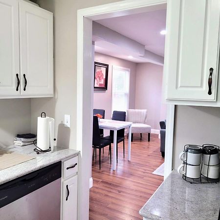 Apartment With Brand New Furniture And Large Parking Уэст-Сенека Экстерьер фото