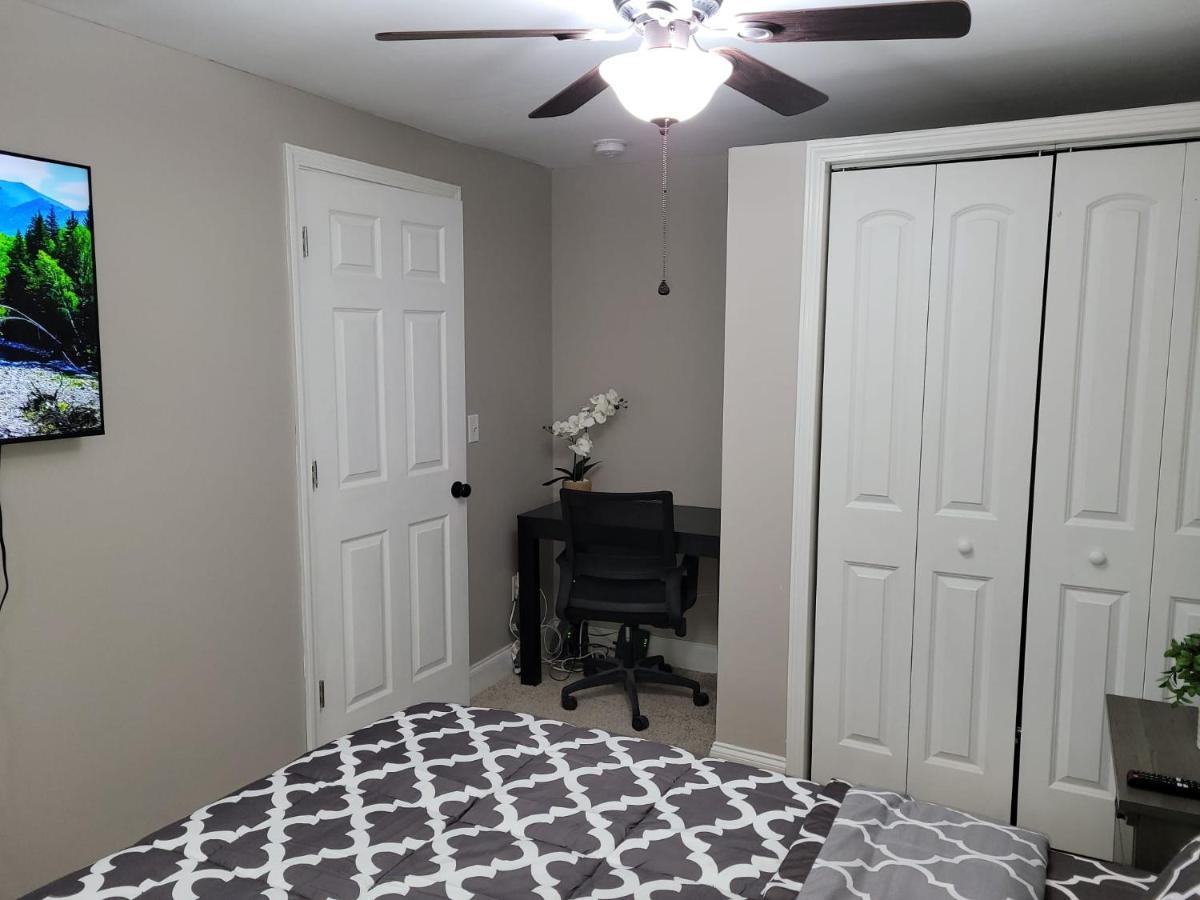 Apartment With Brand New Furniture And Large Parking Уэст-Сенека Экстерьер фото
