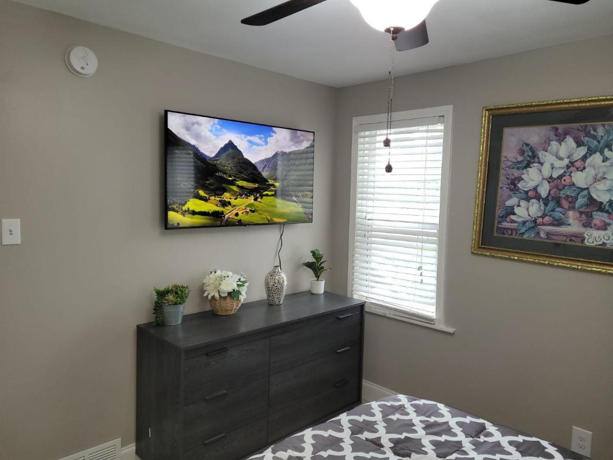 Apartment With Brand New Furniture And Large Parking Уэст-Сенека Экстерьер фото