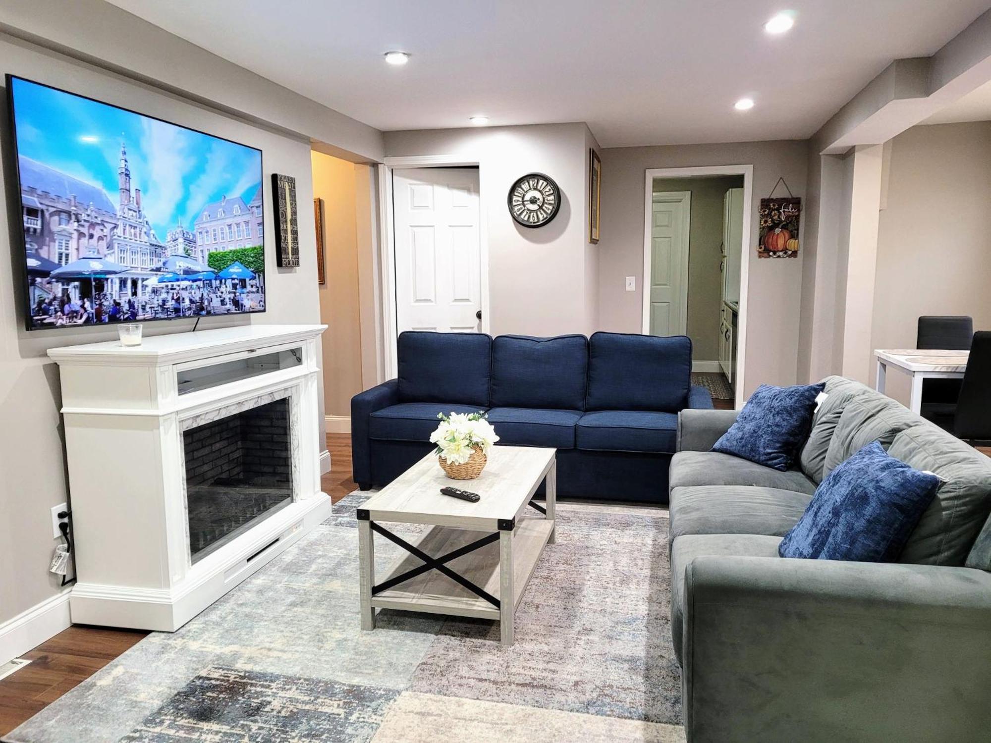 Apartment With Brand New Furniture And Large Parking Уэст-Сенека Экстерьер фото